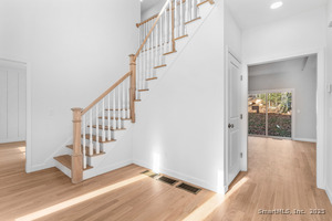 Homes for sale in Avon, CT | 60 Hollister Dr, Avon, CT 06001 | MLS# 24143010