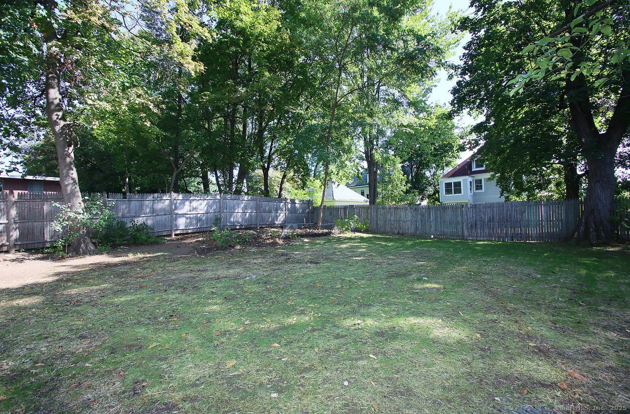 62 Whitney, Hartford, 06105, 4 Bedrooms Bedrooms, 0 ,3 BathroomsBathrooms,Residential Rental,For Sale,Whitney,0,24143098