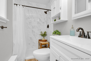 Homes for sale in Oxford, CT | 98 Great Hill Rd, Oxford, CT 06478 | MLS# 24143079