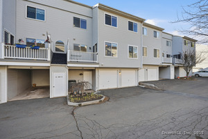 Homes for sale in Wallingford, CT | 84 Staffordshire Commons Dr #84, Wallingford, CT 06492 | MLS# 24142991