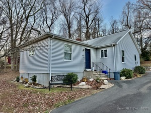 Homes for sale in East Hampton, CT | 226 W High St, East Hampton, CT 06424 | MLS# 24142757