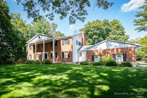 Homes for sale in Stamford, CT | 136 Knobloch Ln, Stamford, CT 06902 | MLS# 24141877