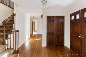 Homes for sale in Stamford, CT | 136 Knobloch Ln, Stamford, CT 06902 | MLS# 24141877