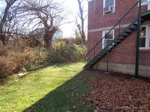 Homes for sale in Stratford, CT | 127 Canaan Ct #13 Building 82, Stratford, CT 06614 | MLS# 24077945