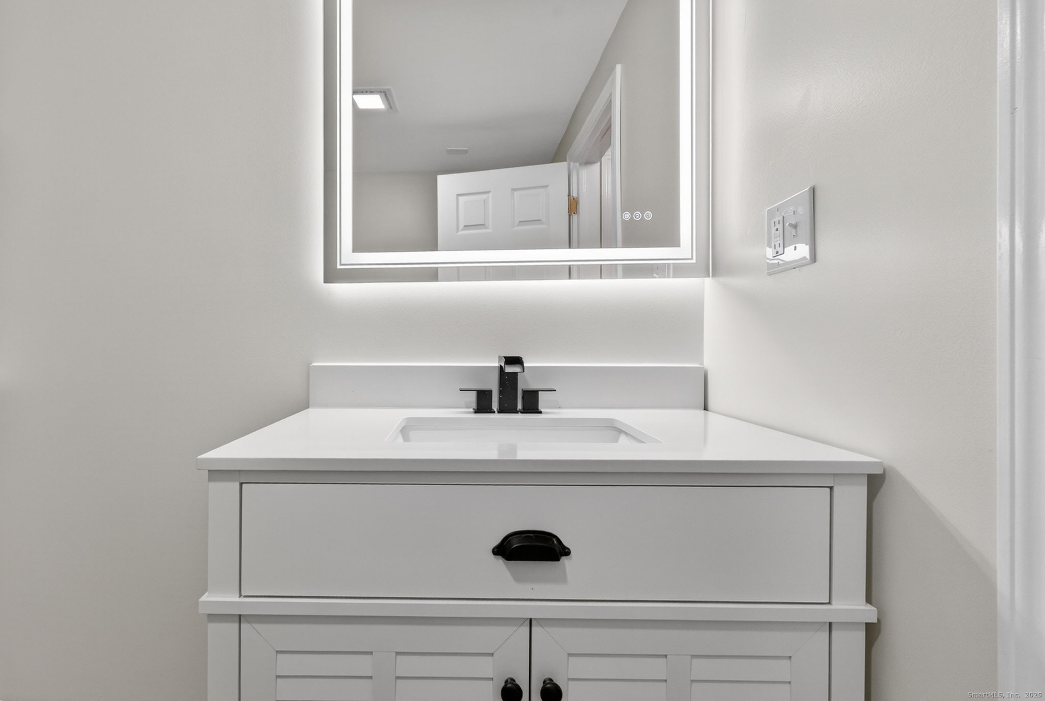 Homes for sale in New Britain, CT | 86 Buell St, New Britain, CT 06051 | MLS# 24143144