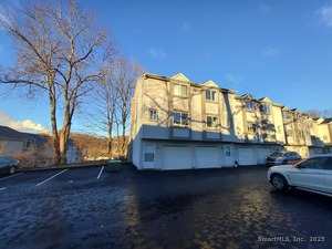 Homes for sale in Waterbury, CT | 35 Pearl Lake Rd #APT B, Waterbury, CT 06706 | MLS# 24143211