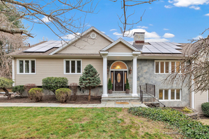 Homes for sale in Easton, CT | 28 Hillside Dr, Easton, CT 06612 | MLS# 24143197