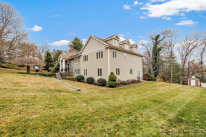 Homes for sale in Easton, CT | 28 Hillside Dr, Easton, CT 06612 | MLS# 24143197