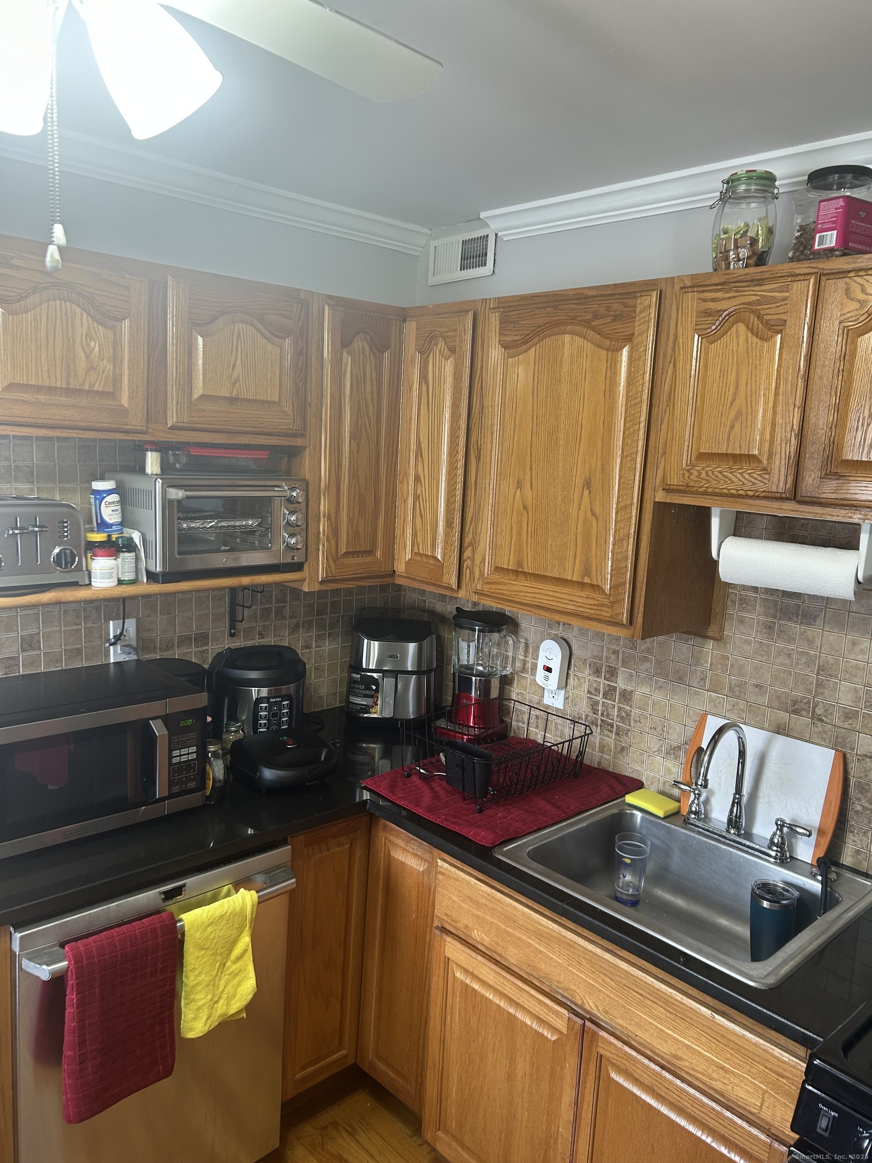 Photo 10 of 22 Sikorsky Place, Stratford, CT