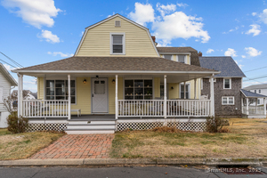 Homes for sale in Waterford, CT | 76 New Shore Rd, Waterford, CT 06385 | MLS# 24143312