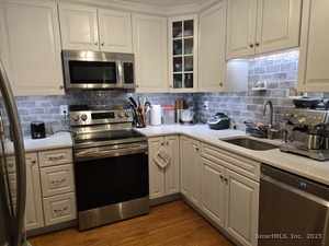 Homes for sale in Suffield, CT | 78 Landing Cir #78, Suffield, CT 06078 | MLS# 24143155