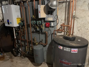 Homes for sale in Danbury, CT | 68 Maple Ave, Danbury, CT 06810 | MLS# 24143101