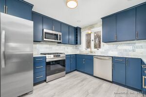 Homes for sale in Windsor, CT | 16 Landing Cir, Windsor, CT 06095 | MLS# 24143352