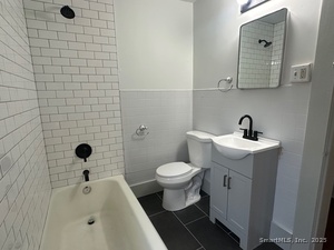 Homes for sale in Guilford, CT | 29 Water St, Guilford, CT 06437 | MLS# 24143369