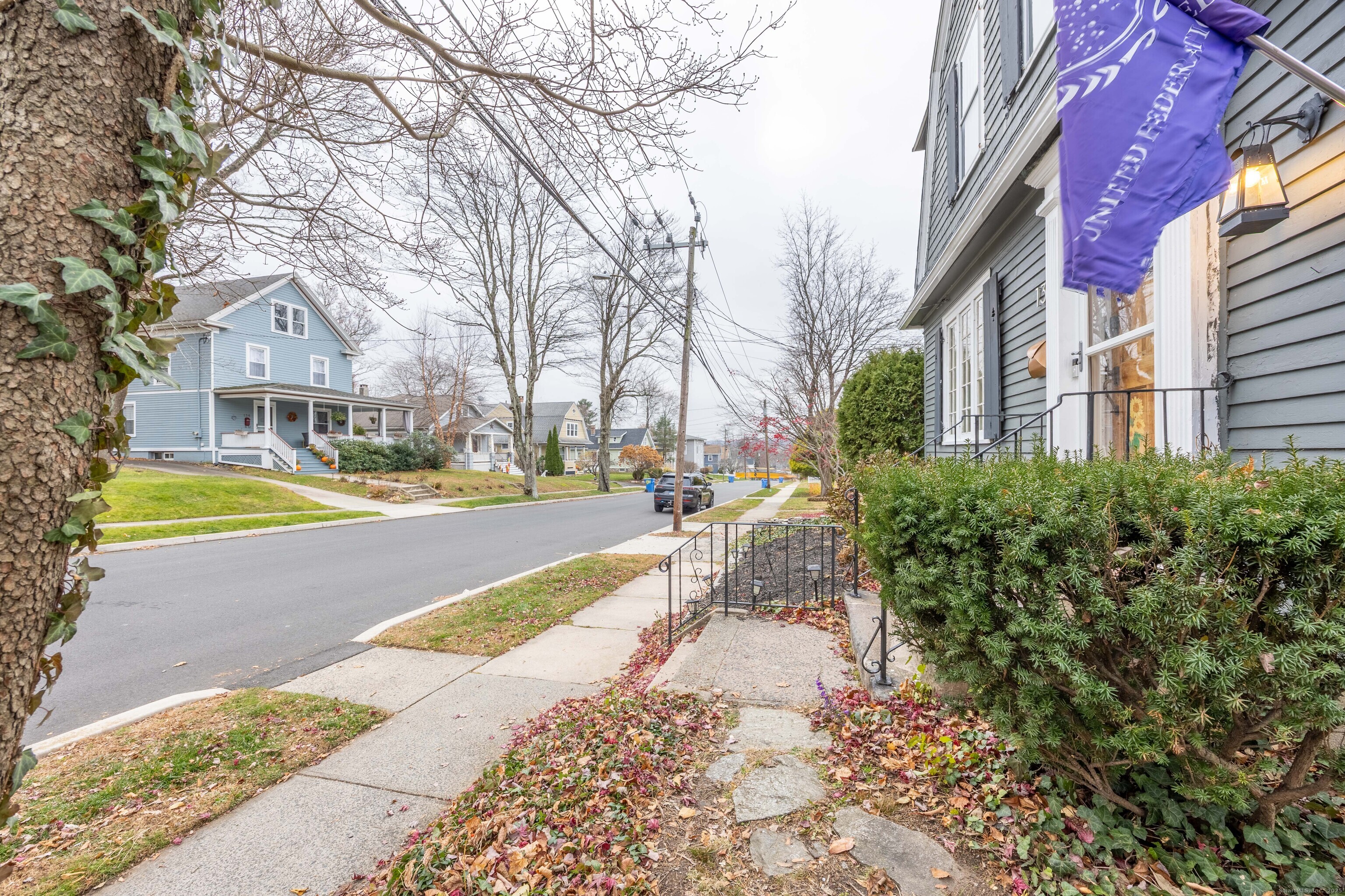 Photo 3 of 139 Grove Street, Bristol, CT