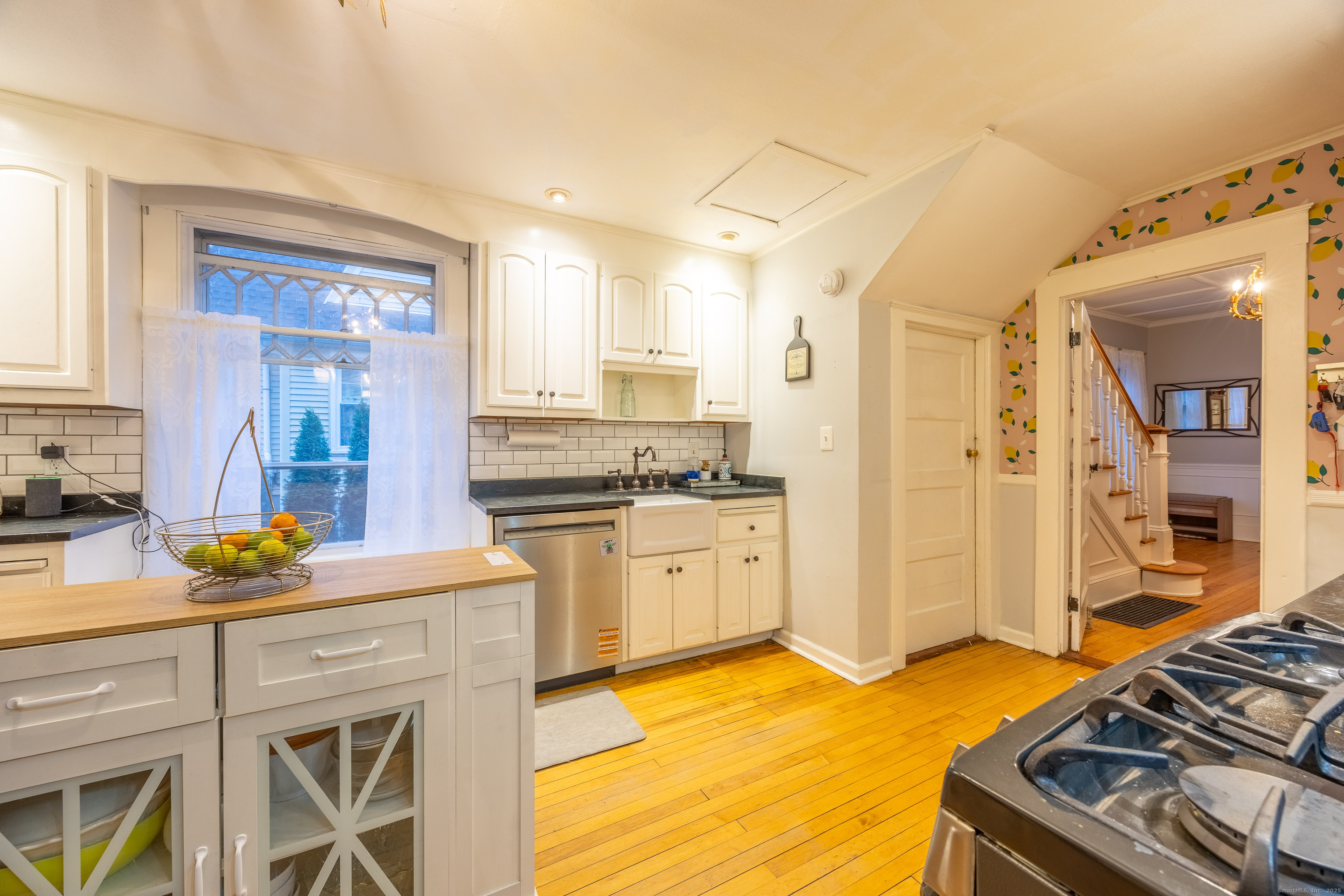 Photo 5 of 139 Grove Street, Bristol, CT