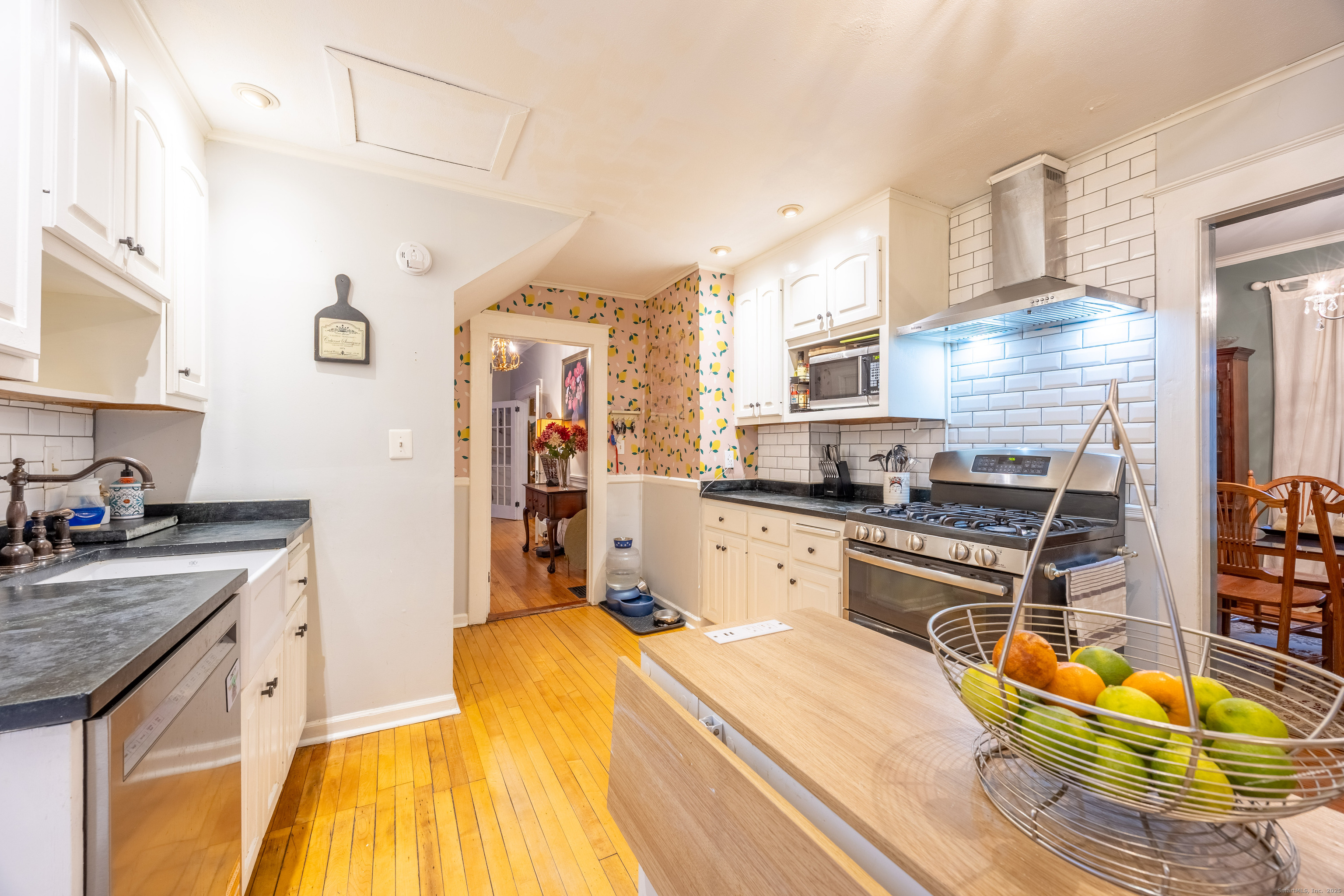 Photo 6 of 139 Grove Street, Bristol, CT