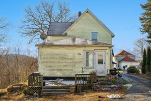 Homes for sale in Norwich, CT | 30 Clairmont Ave, Norwich, CT 06360 | MLS# 24142171