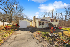 Homes for sale in Wallingford, CT | 122 N Airline Rd, Wallingford, CT 06492 | MLS# 24143351