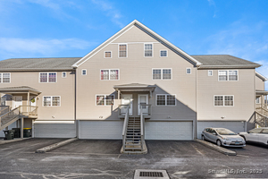 Homes for sale in Danbury, CT | 1 Union Ave #11, Danbury, CT 06810 | MLS# 24137688