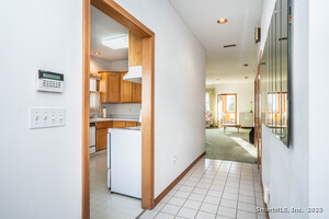 Homes for sale in Newington, CT | 17 Mulberry Ct, Newington, CT 06111 | MLS# 24142959