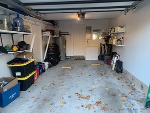 Homes for sale in Avon, CT | 39 Heritage Dr #39, Avon, CT 06001 | MLS# 24142598