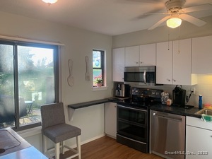 Homes for sale in Avon, CT | 39 Heritage Dr #39, Avon, CT 06001 | MLS# 24142598