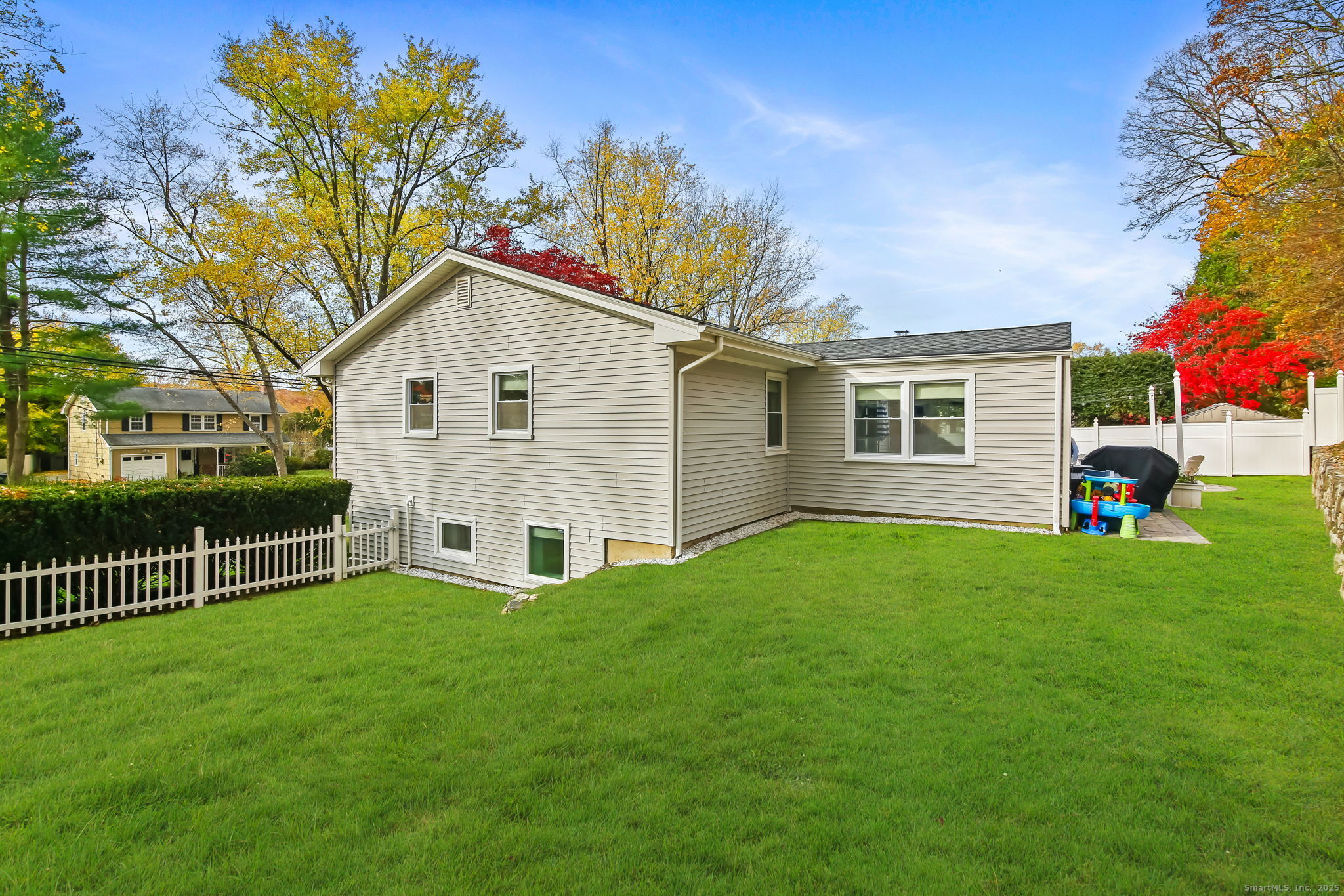 Photo 23 of 83 Woodridge Drive, Stamford, CT