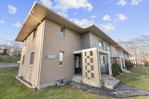 Homes for sale in Wallingford, CT | 333 S Elm St, Wallingford, CT 06492 | MLS# 24143279