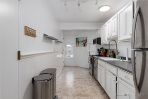 Homes for sale in Farmington, CT | 48 Wellington Dr #48, Farmington, CT 06032 | MLS# 24143380