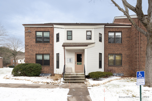 Homes for sale in Farmington, CT | 48 Wellington Dr #48, Farmington, CT 06032 | MLS# 24143380