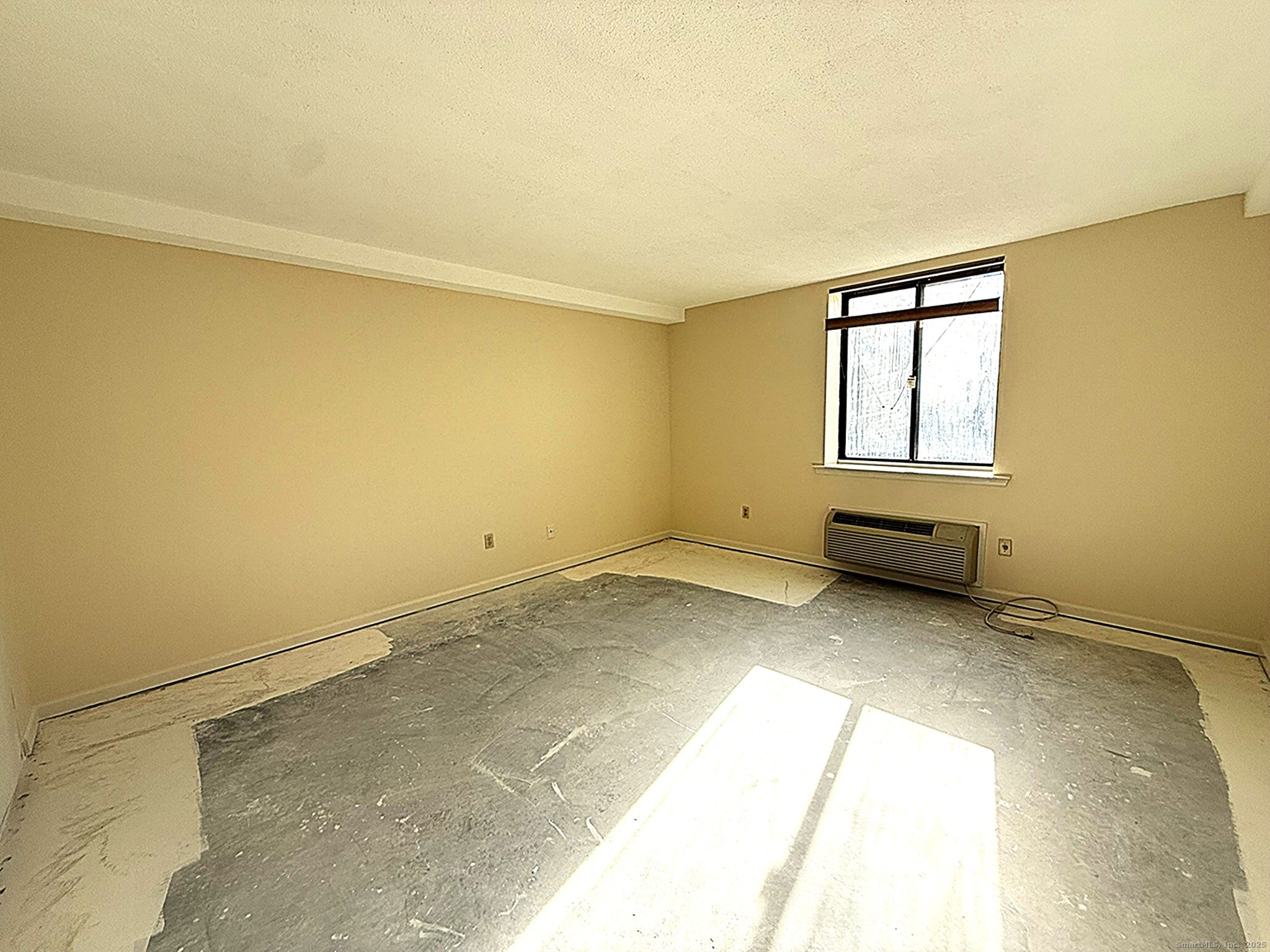 Photo 7 of 1460 Elm Street, Stratford, CT