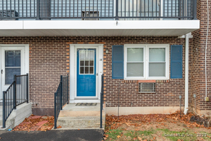 Homes for sale in Cheshire, CT | 14 Woodridge Dr #14, Cheshire, CT 06410 | MLS# 24143532