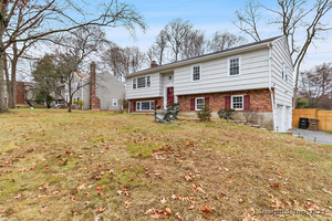 Homes for sale in Stamford, CT | 5 Nyselius Pl, Stamford, CT 06905 | MLS# 24143687