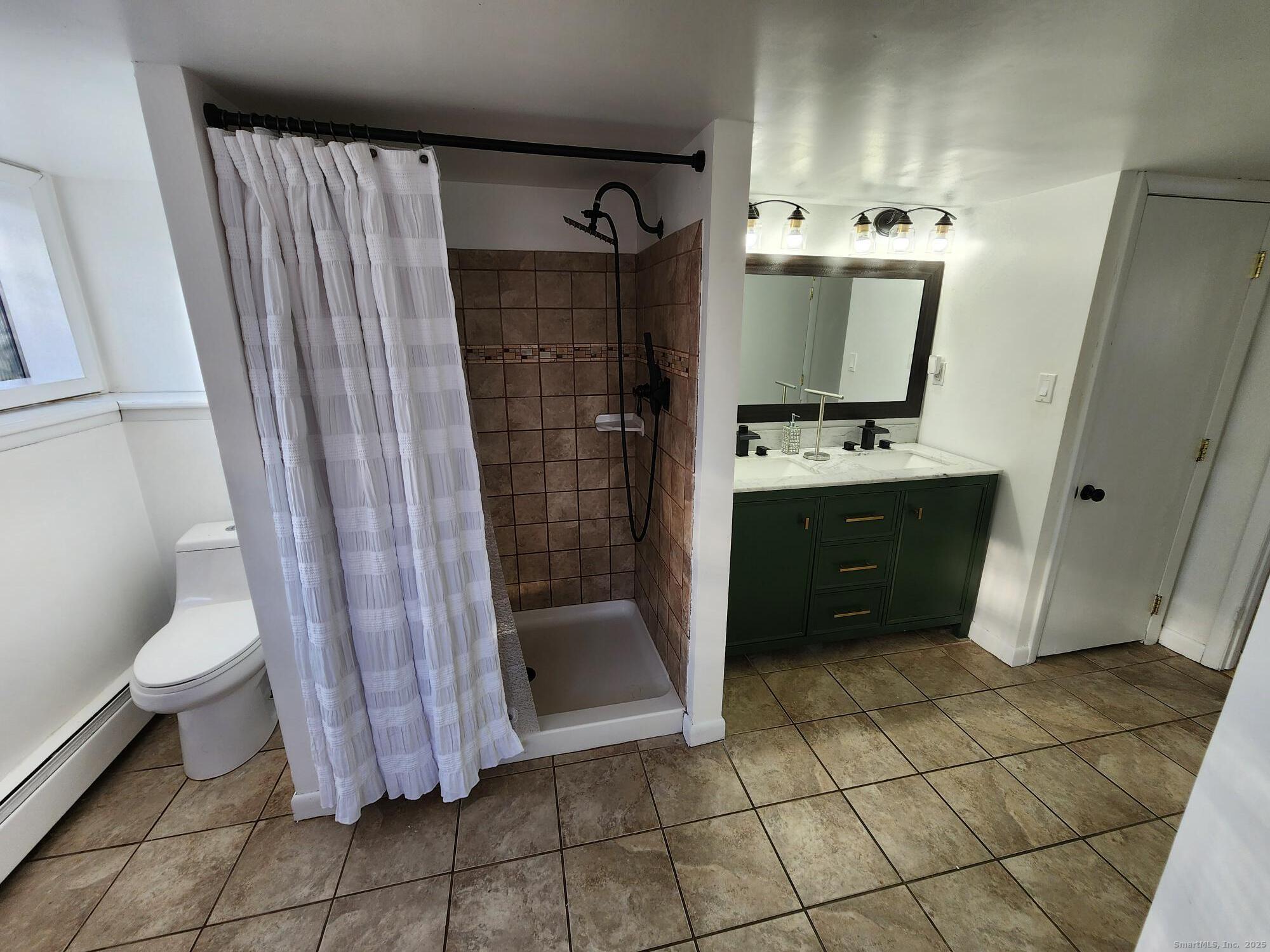 Homes for sale in Shelton, CT | 6 Dartmouth Dr, Shelton, CT 06484 | MLS# 24136518