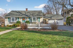 Homes for sale in Guilford, CT | 141 State St, Guilford, CT 06437 | MLS# 24137338