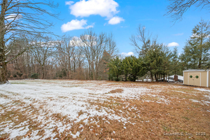 Homes for sale in Ellington, CT | 27 Sunset Rd, Ellington, CT 06029 | MLS# 24143308