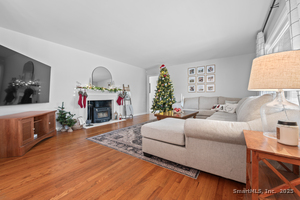 Homes for sale in Ellington, CT | 27 Sunset Rd, Ellington, CT 06029 | MLS# 24143308