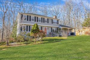 26 Ledgewood Drive