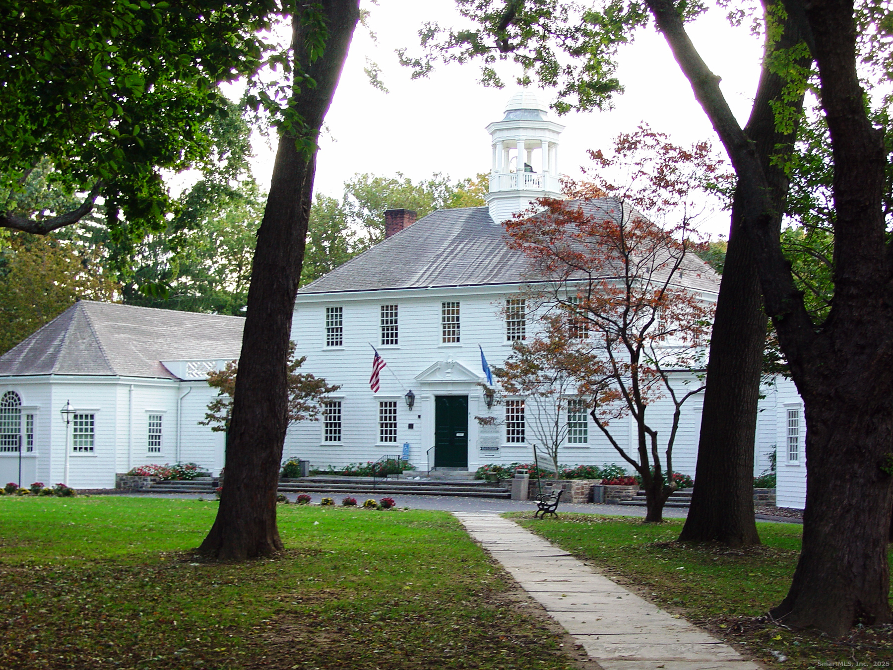 Homes for sale in Fairfield, CT | 972 S Pine Creek Rd #972, Fairfield, CT 06824 | MLS# 24117292