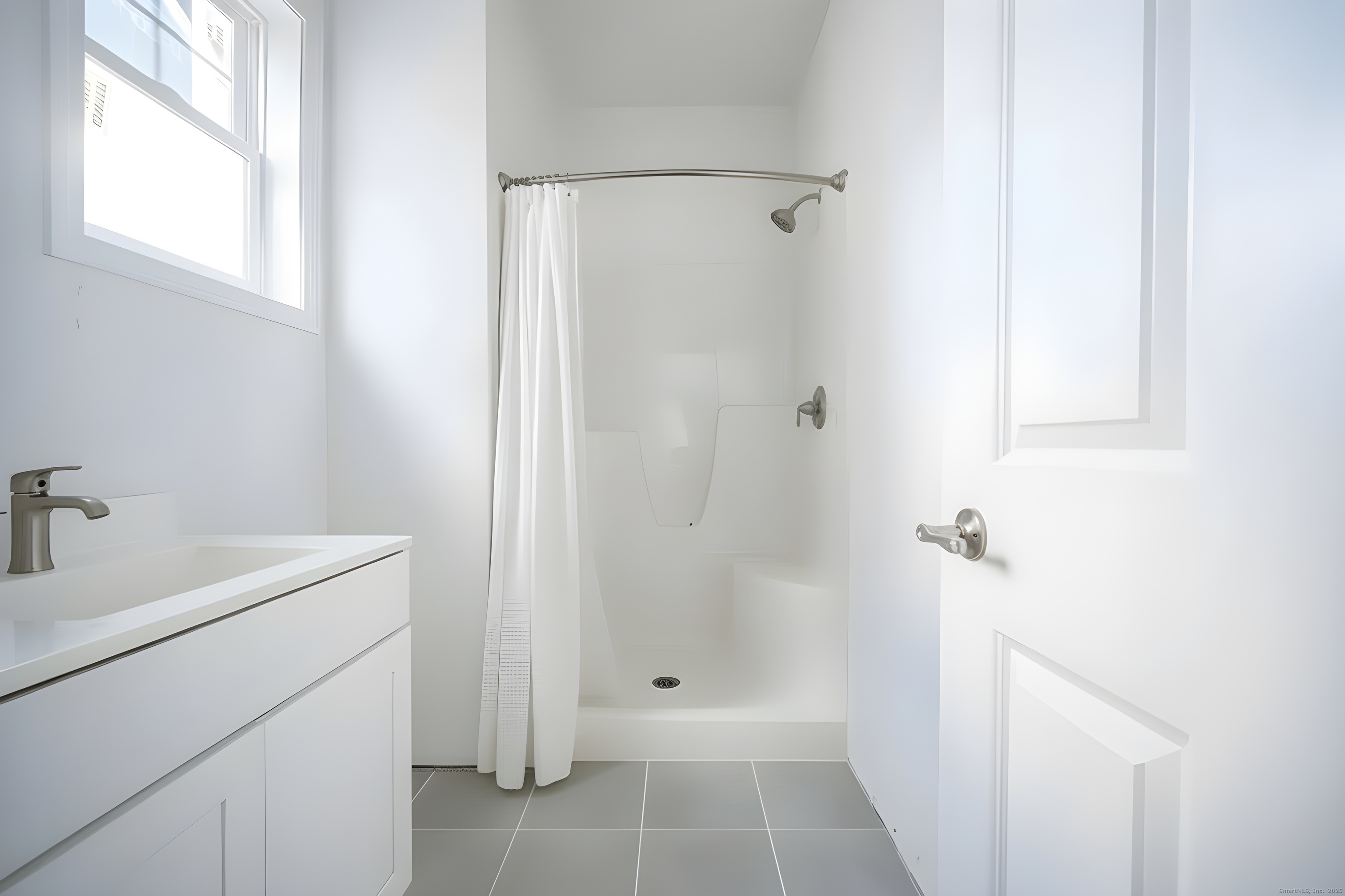 Homes for sale in Simsbury, CT | 69 Cambridge Ct, Simsbury, CT 06070 | MLS# 24144104