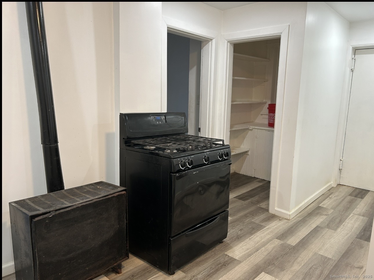 Photo 4 of 475 WILSON Street, Waterbury, CT