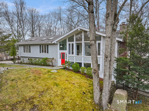 25 Riverbank Drive