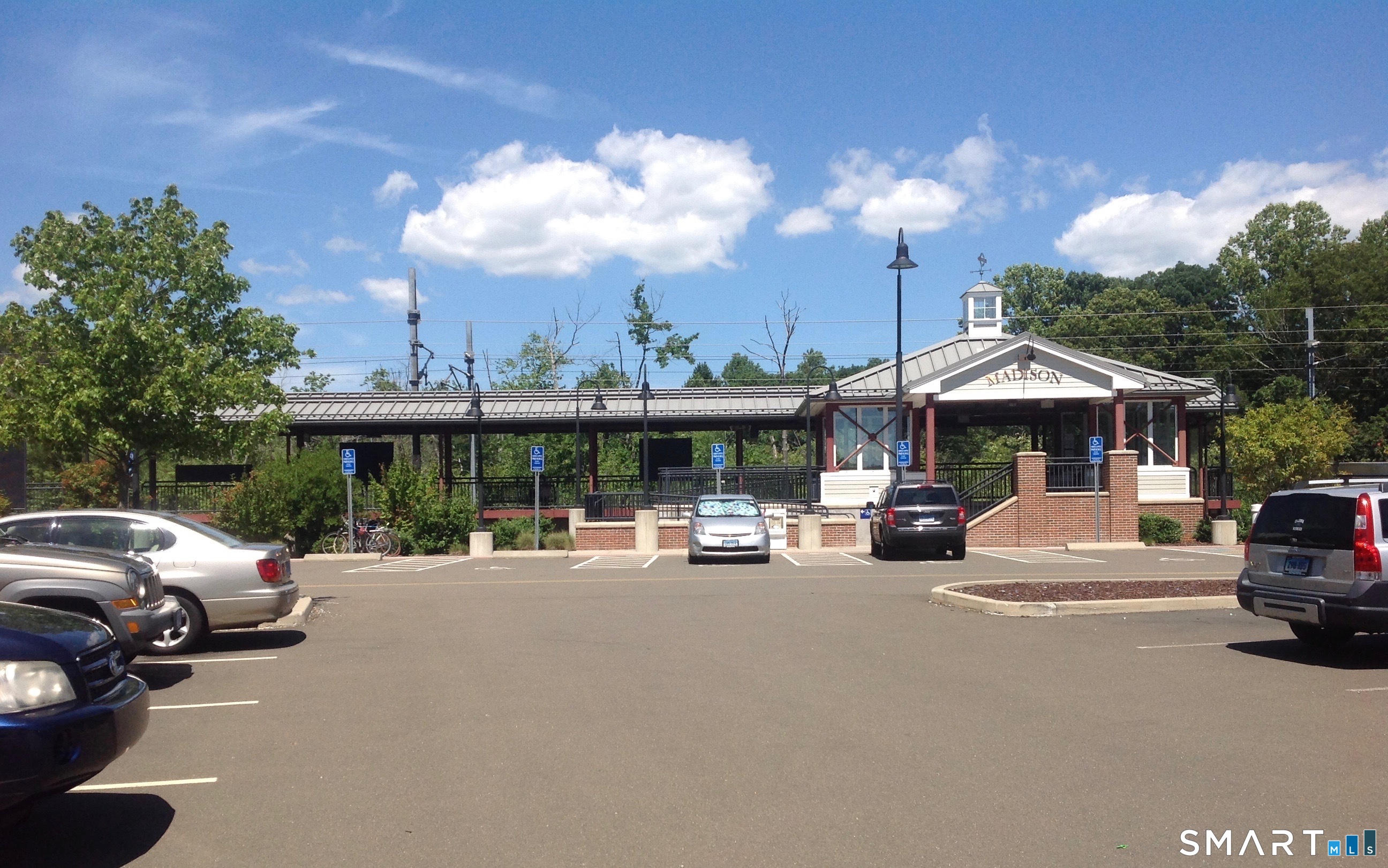 Homes for sale in Madison, CT | 43 Fort Path Rd, Madison, CT 06443 | MLS# 24139744