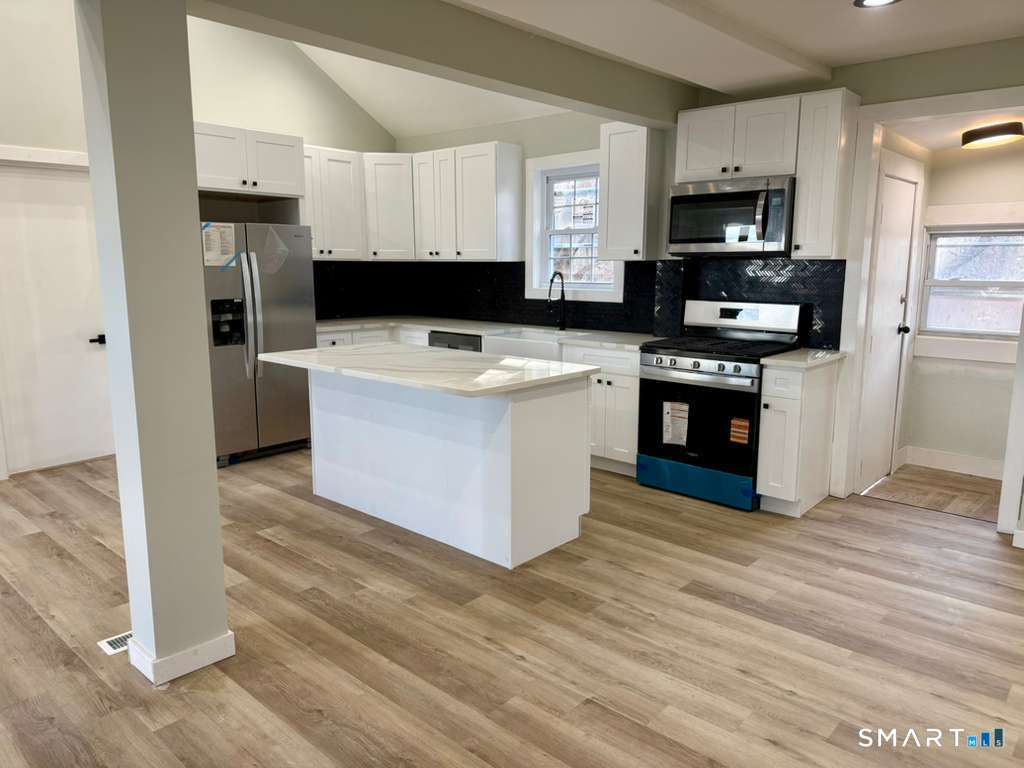 Homes for sale in West Haven, CT | 82 Hemlock St, West Haven, CT 06516 | MLS# 24144709