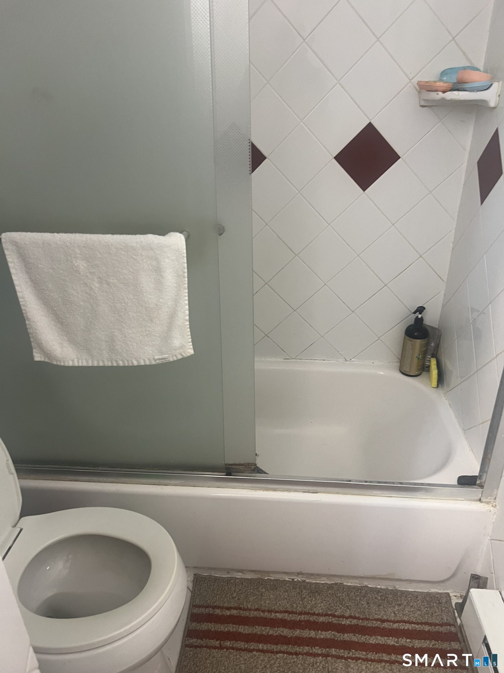 Homes for sale in Stamford, CT | 7 Barnstable Ln, Stamford, CT 06907 | MLS# 24133238