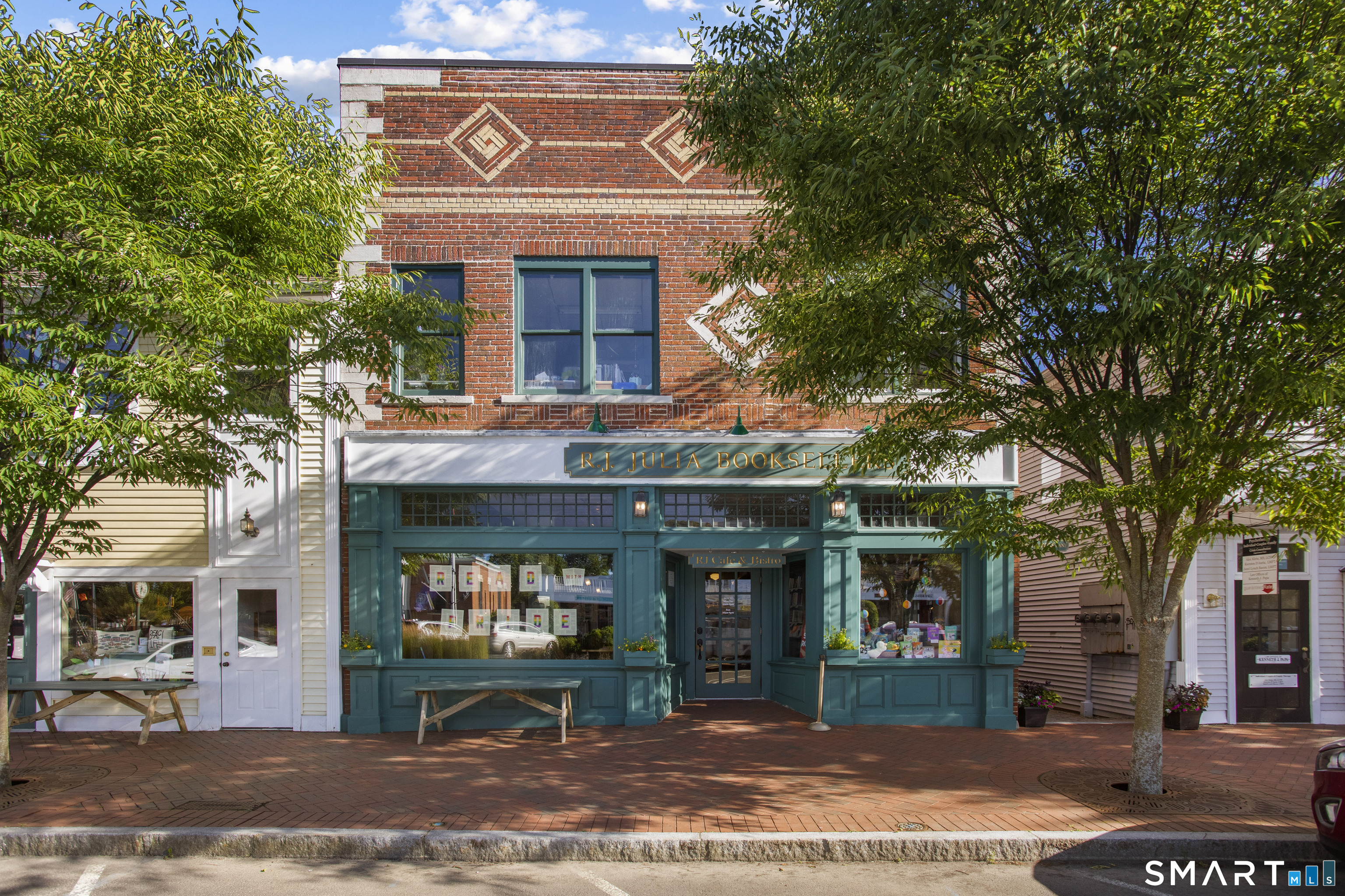 Homes for sale in Madison, CT | 908 Boston Post Rd #908, Madison, CT 06443 | MLS# 24143309