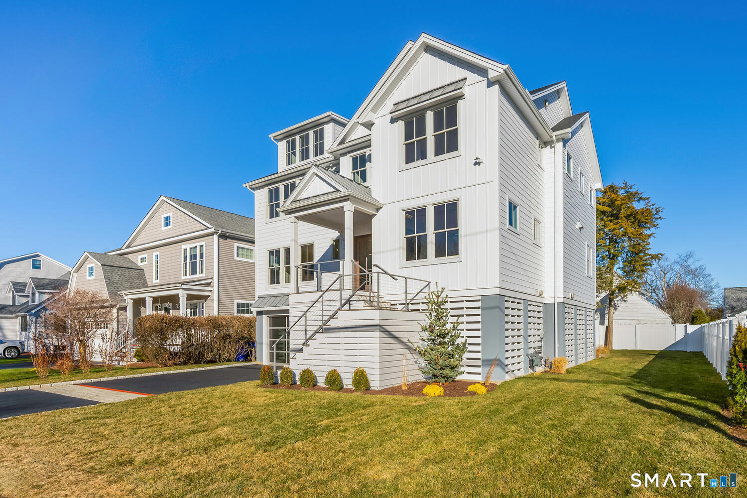 Homes for sale in Fairfield, CT | 127 Paul Pl, Fairfield, CT 06824 | MLS# 24129954