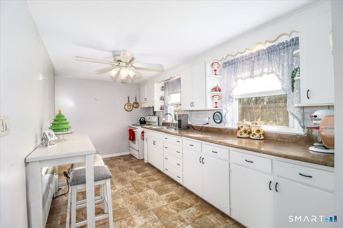 Homes for sale in Cheshire, CT | 39 Cedar Ln, Cheshire, CT 06410 | MLS# 24144881