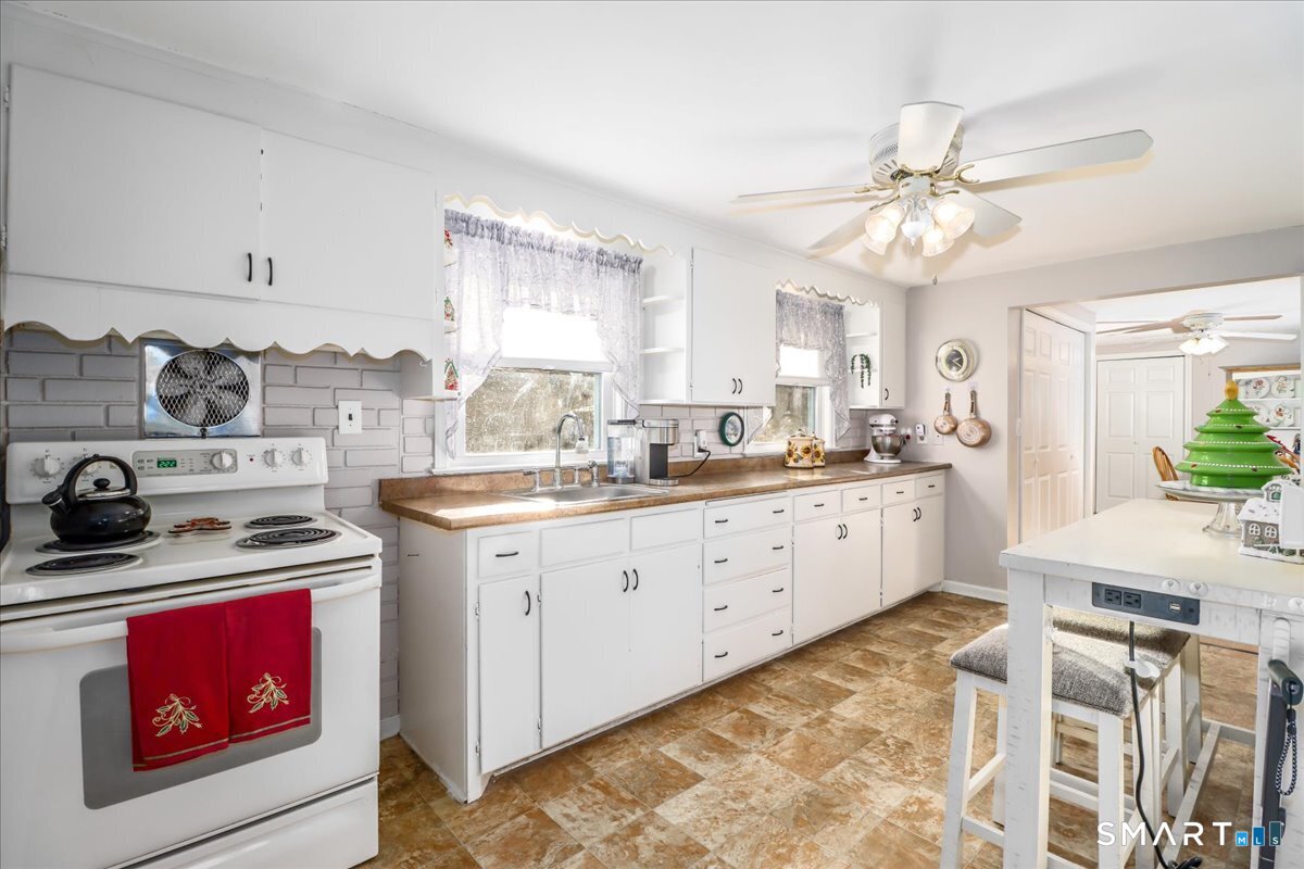 Homes for sale in Cheshire, CT | 39 Cedar Ln, Cheshire, CT 06410 | MLS# 24144881